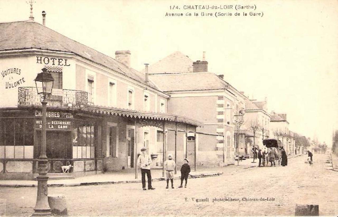 Hotel De La Gare Château-du-Loir Eksteriør billede